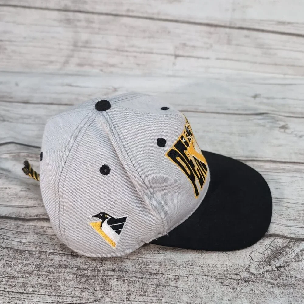 Vintage 1992 NHL Pittsburgh Penguins Snapback Hat – Unisex One Size